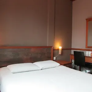 Four Chain View Hotel Singapore