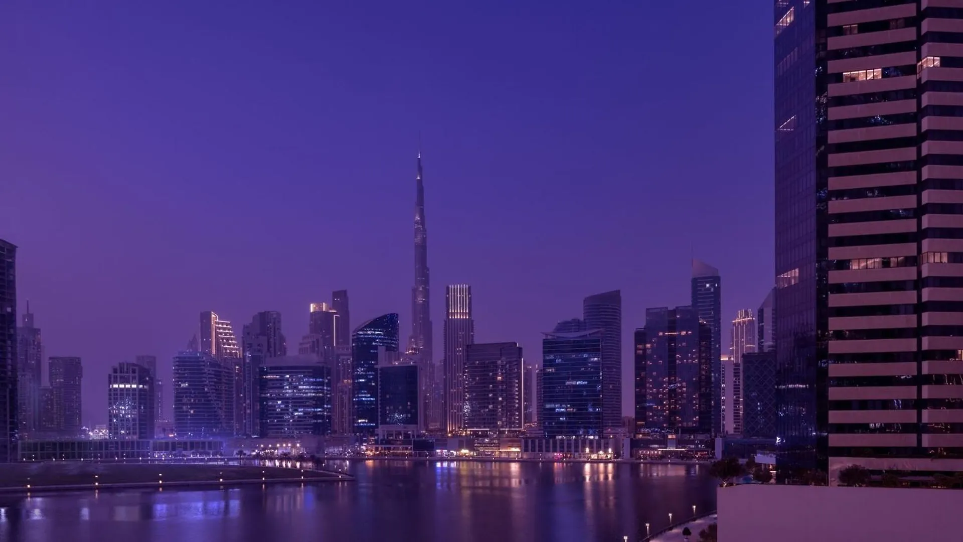Intercontinental Residences Dubai Business Bay By Ihg Hotel